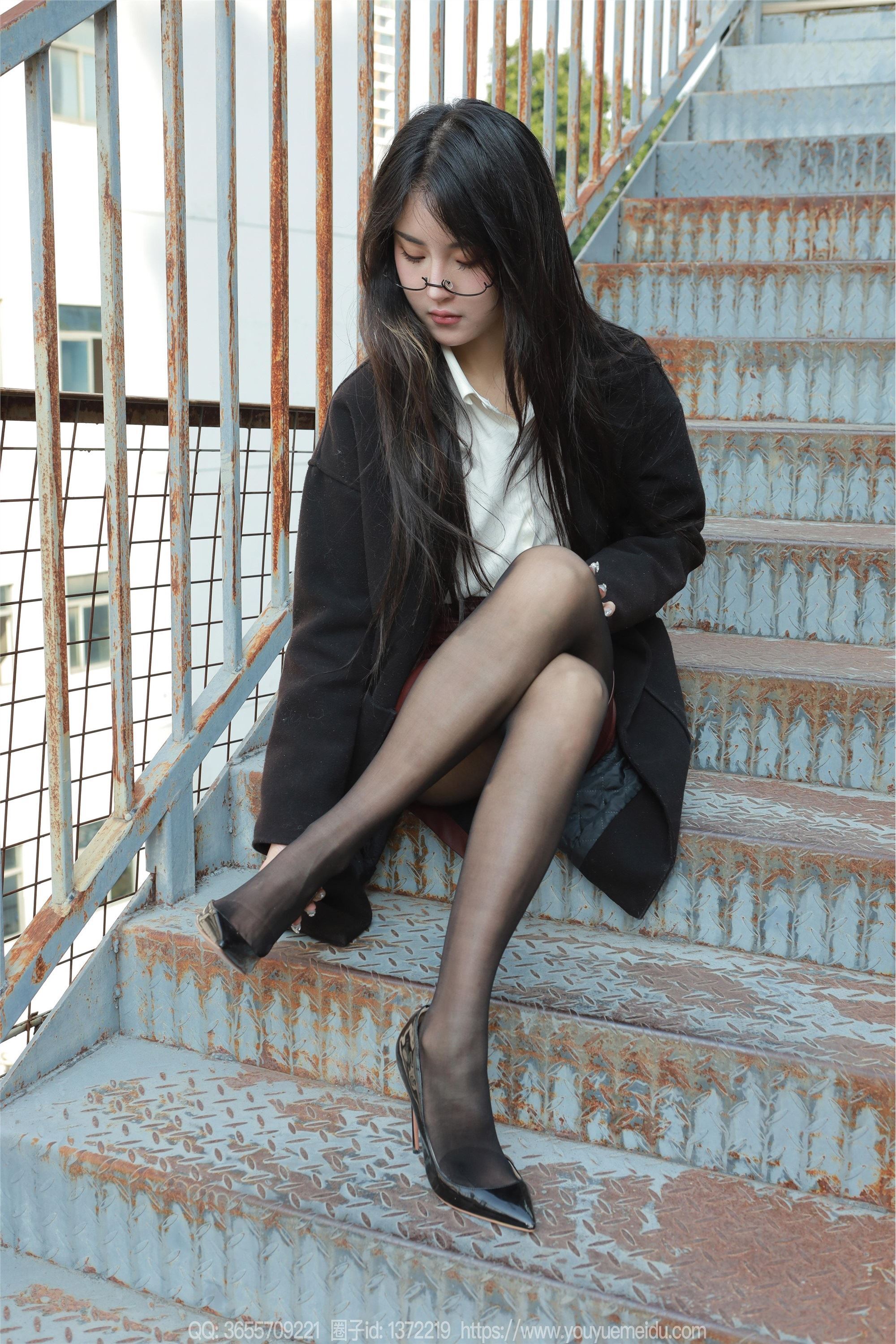 IESS异思趣向  2024.12.22 丝享家 1930 小宝《眼镜美女》